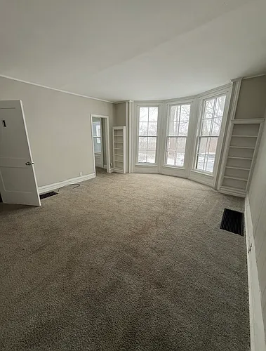 323 Sterling St Photo 1