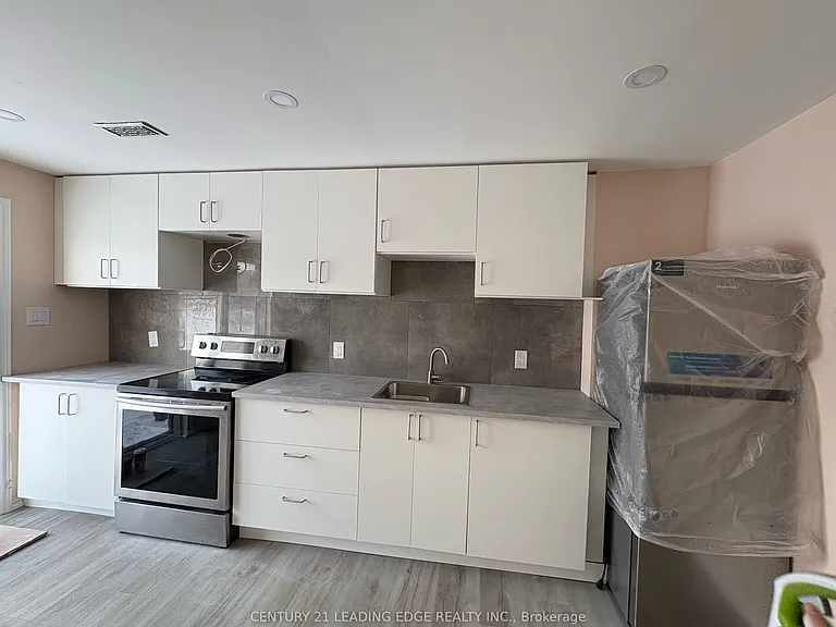 1117 Cameo St #BASEMENT — Photo 2