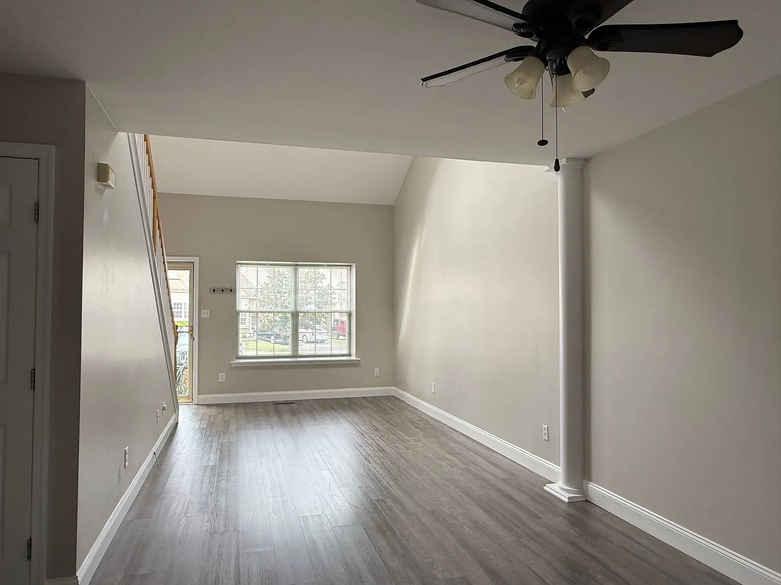 3 bed, 1715 sqft, $2,695 — Photo 2