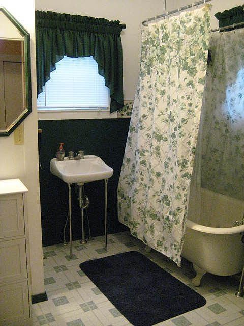 2nd image of 609 W Chestnut St