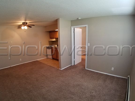 2nd image of 1385 Meadowview Dr #10488552