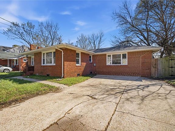 4th image of 2811 Mapleton Ave