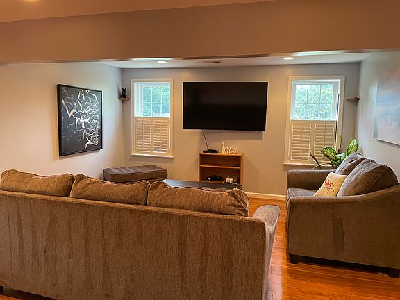 2nd image of 10103 Chatham Ct