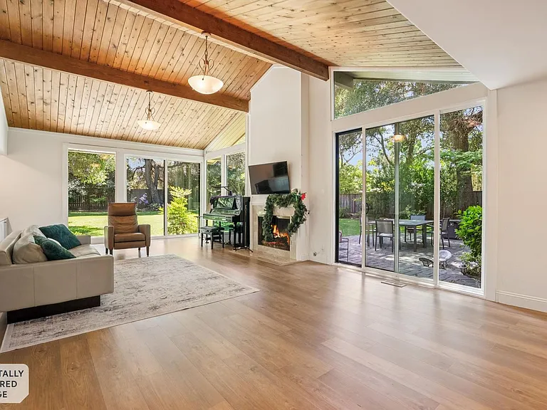 886 Berkeley Ave — Photo 9