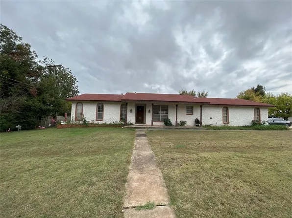 3720 Ridgehaven Dr, Midwest City, OK 73110
