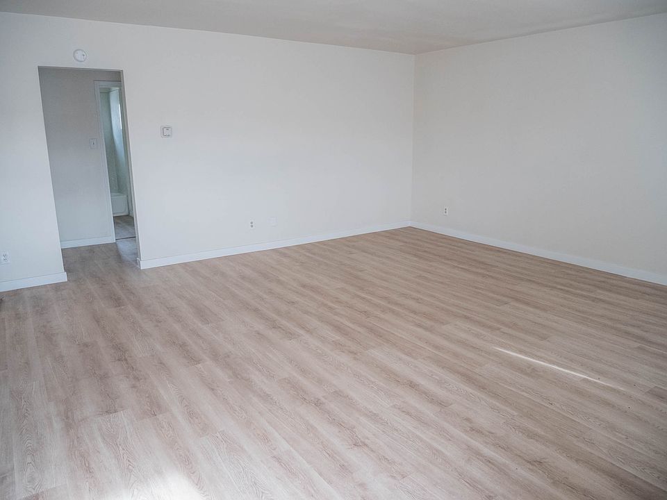 1st image of 16215 Woodruff Ave APT 9