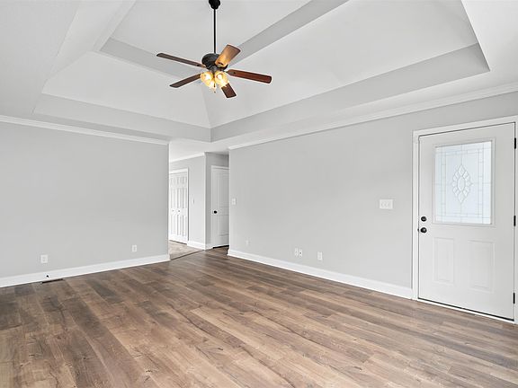 4th image of 686 Sly Fox Dr