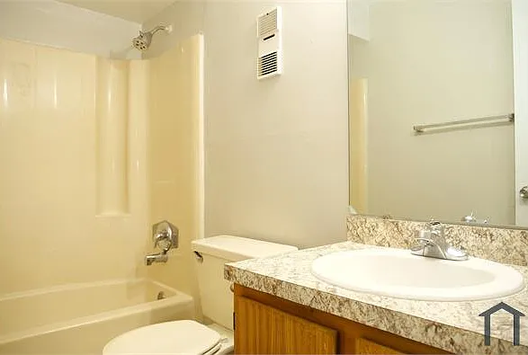 2050 Bowen Dr — Photo 14