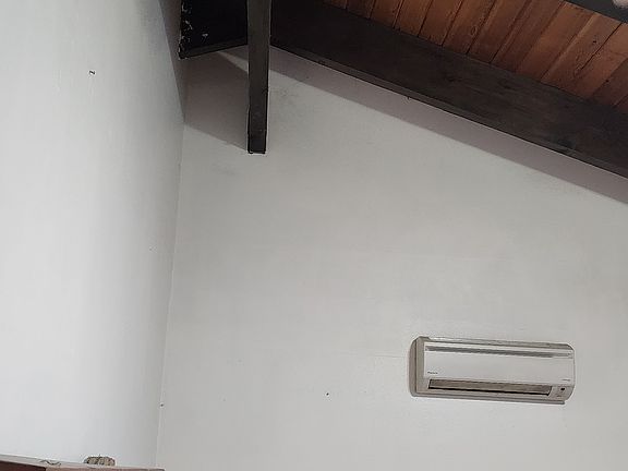 vaulted ceiling in living room