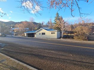 616 Deschutes Ave, Maupin, OR
