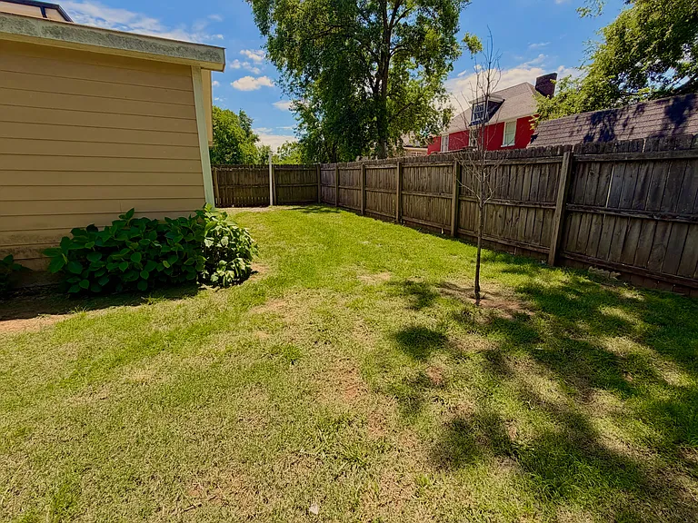 543 Stevenson St — Photo 41