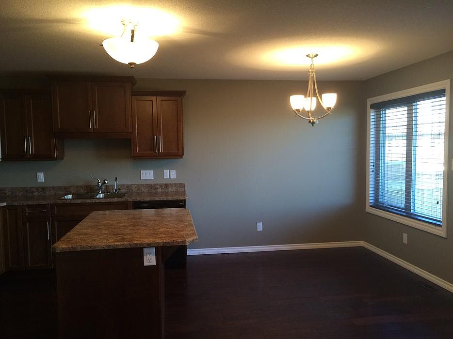 1st image of 4100 Sandhill Cres