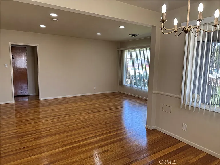 831 W Harvard Pl — Photo 8