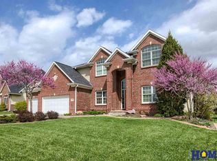 6732 S Ridge Dr, Lincoln, NE 68512