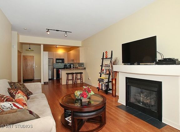 5th image of 1910 S Michigan Ave APT 303