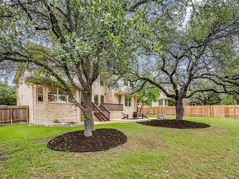 10400 Roy Butler Dr — Photo 34