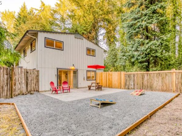 8720 SW Katherine Ln, Portland, OR 97225