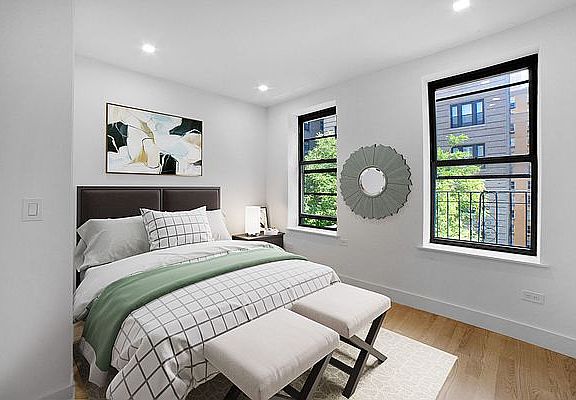 3rd image of 210 W 88th St APT 4W