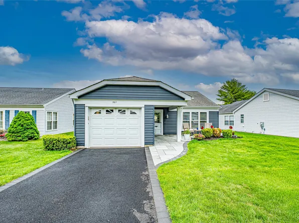 561 Stratford Lane #561, Ridge, NY 11961