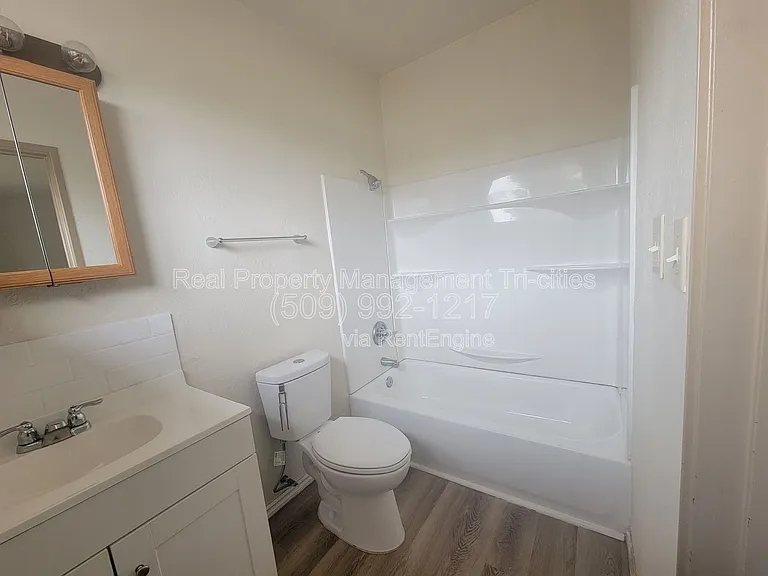 1101 W Margaret St #1115-B — Photo 6