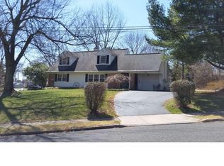 322 Coventry Ln, Warminster, PA 18974
