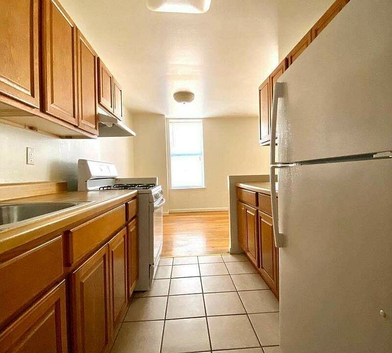 1st image of 540 E 22nd St APT 4B