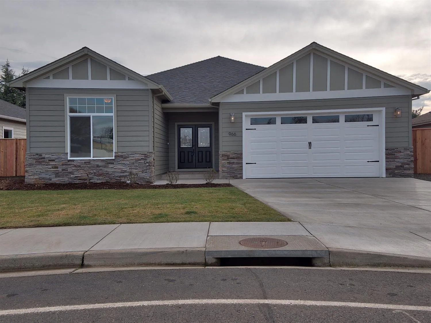 966 Arrowhead Trl photo 1