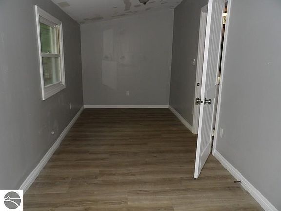 2nd image of 2484 Cora Ln
