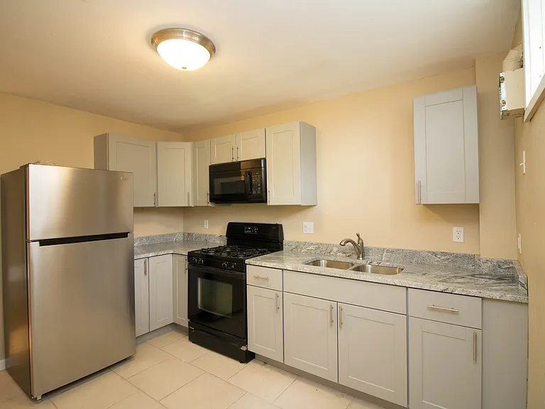 1323 N Verbena St — Photo 14