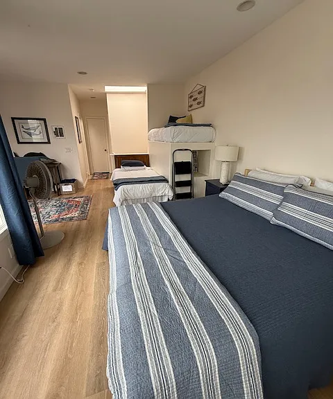 718 Sunset Ct — Photo 10