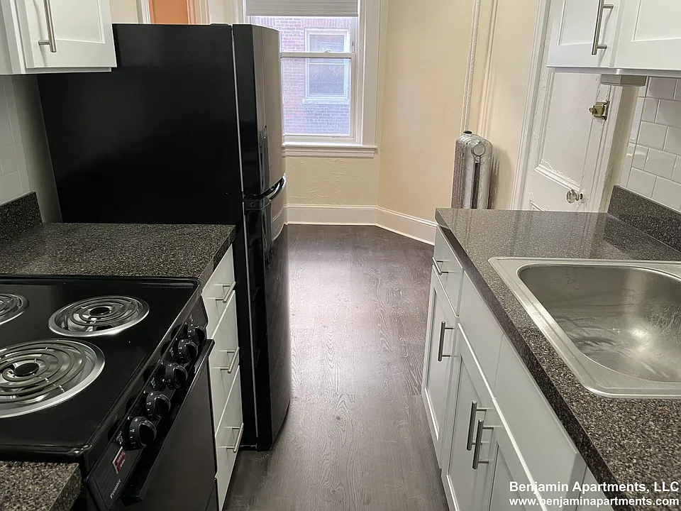 88 Washington St #8