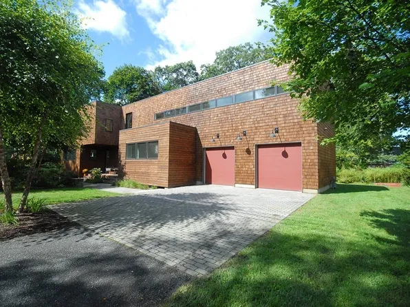 120 Laurel St, Concord, MA 01742