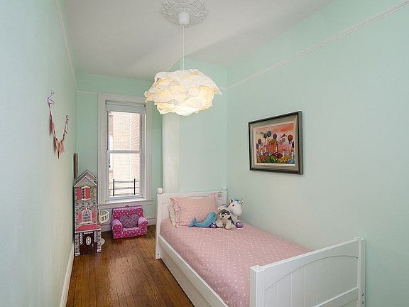 5th image of 341 W 70th St #5B