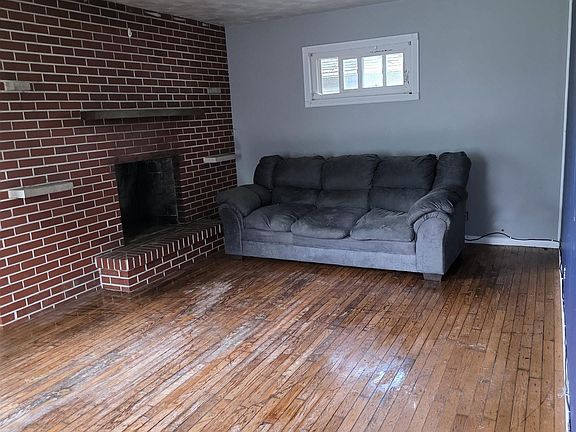 2nd image of 2420 Crestview Ct