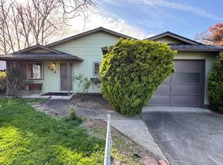 304 S Buchanan Ave, Eagle Point, OR 97524