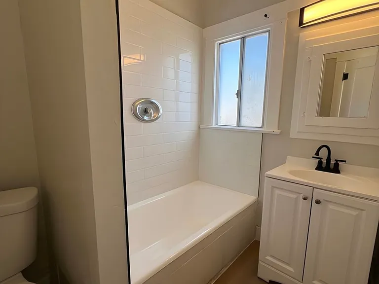194 W 41st Pl #11A — Photo 4