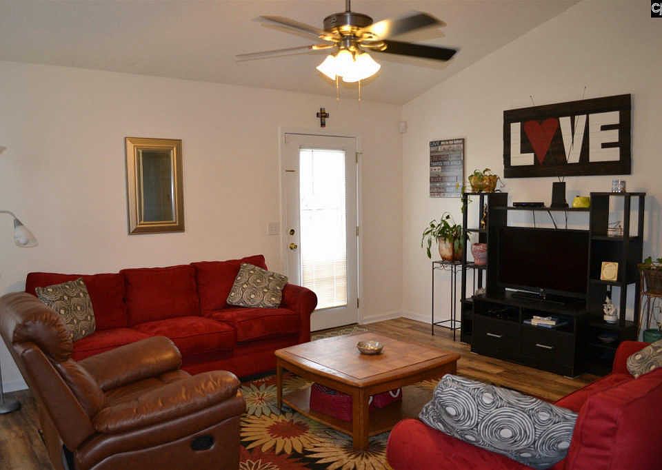 2nd image of 247 Legend Oaks Dr