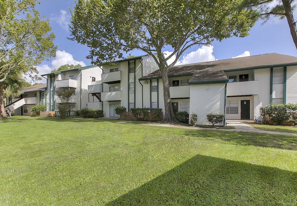 1st image of 2103A Cobblestone Ln