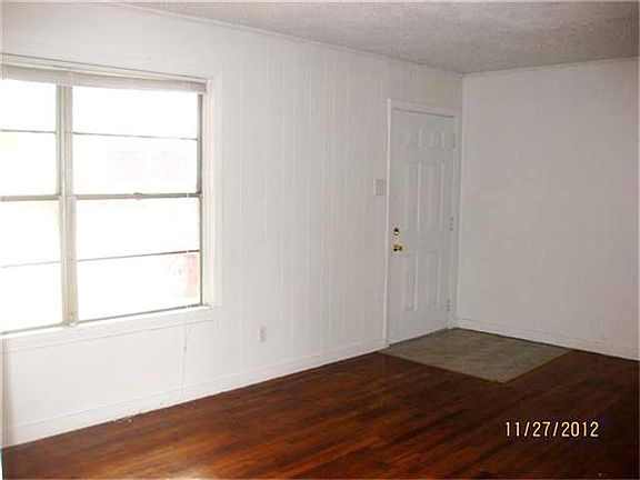 Entry into the living area.