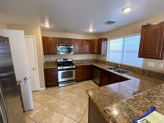 5th image of 4532 English Lavender Ave