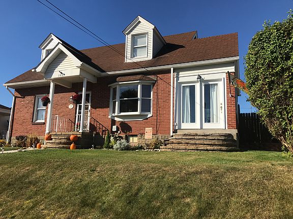 2nd image of 1409 Arlington St