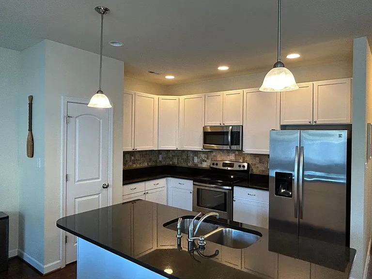 1012 Marble Walke Way — Photo 8