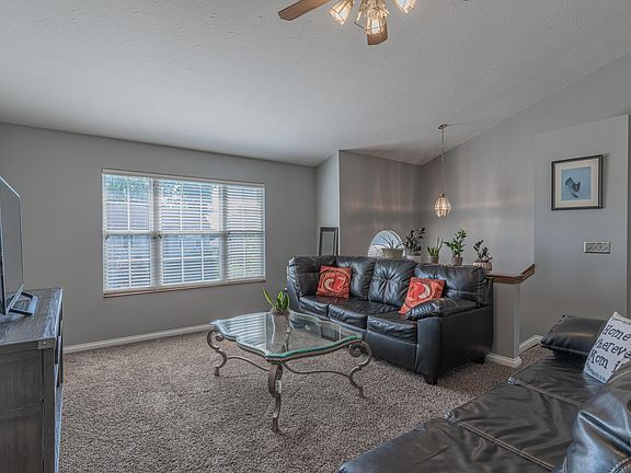 3rd image of 9186 Hawksridge Dr