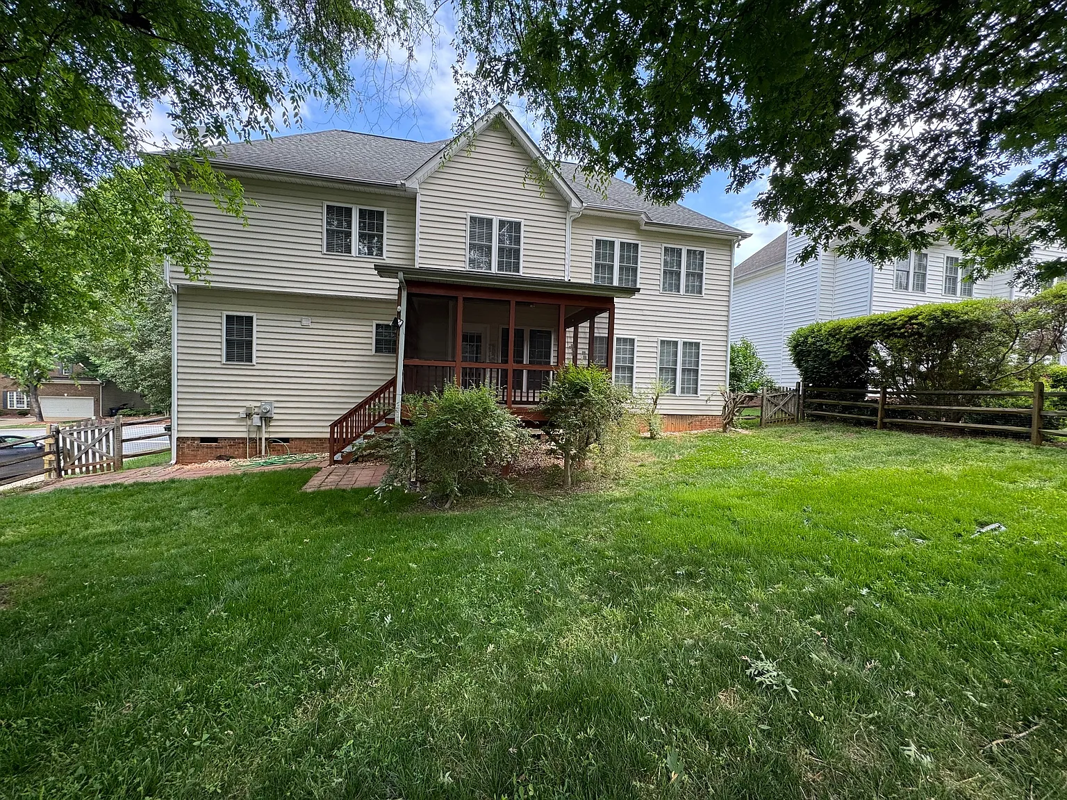 5 bed, 2.5 bath, 2890 sqft, $3,000 — Photo 4