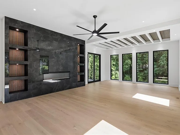 1000 Clementstone Northeast Dr — Photo 21