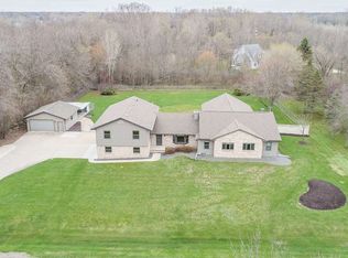 504 Vassar Ln, Neenah, WI 54956