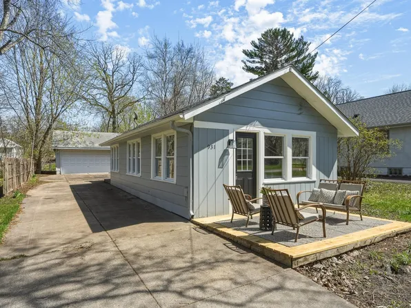931 6th St SE, Forest Lake, MN 55025