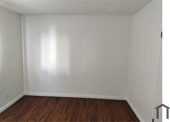 4th image of 1821 W Greenleaf Ave