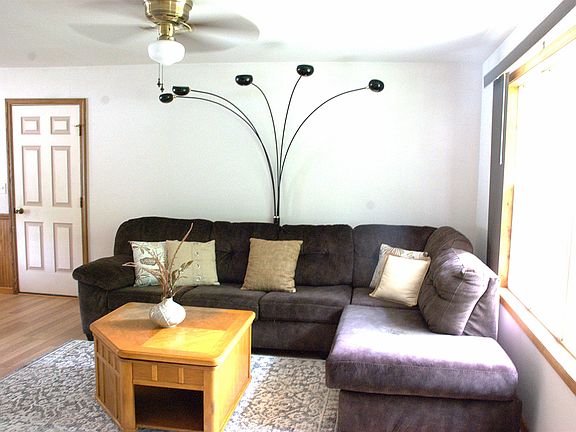 4th image of 1321 E Road One St