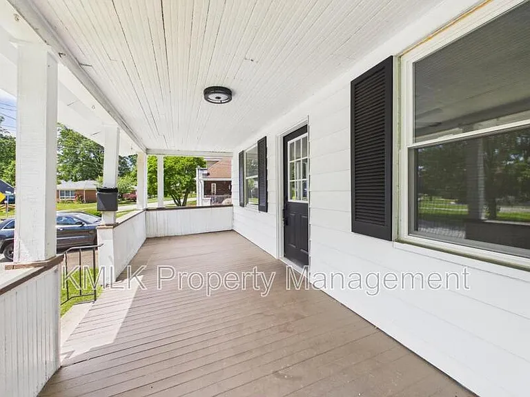2899 Northland St — Photo 6